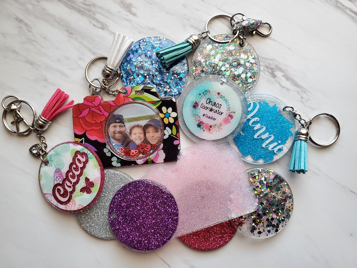 ACRYLIC KEYCHAIN WITH GLITTER 