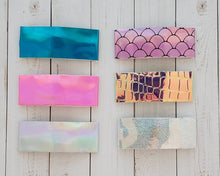 Load image into Gallery viewer, Holographic Snap Clip