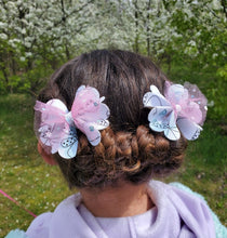 Load image into Gallery viewer, Izabela Bow - Butterflies